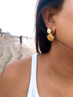 Oyster luxe Studs