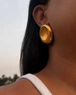 Sunlit Studs
